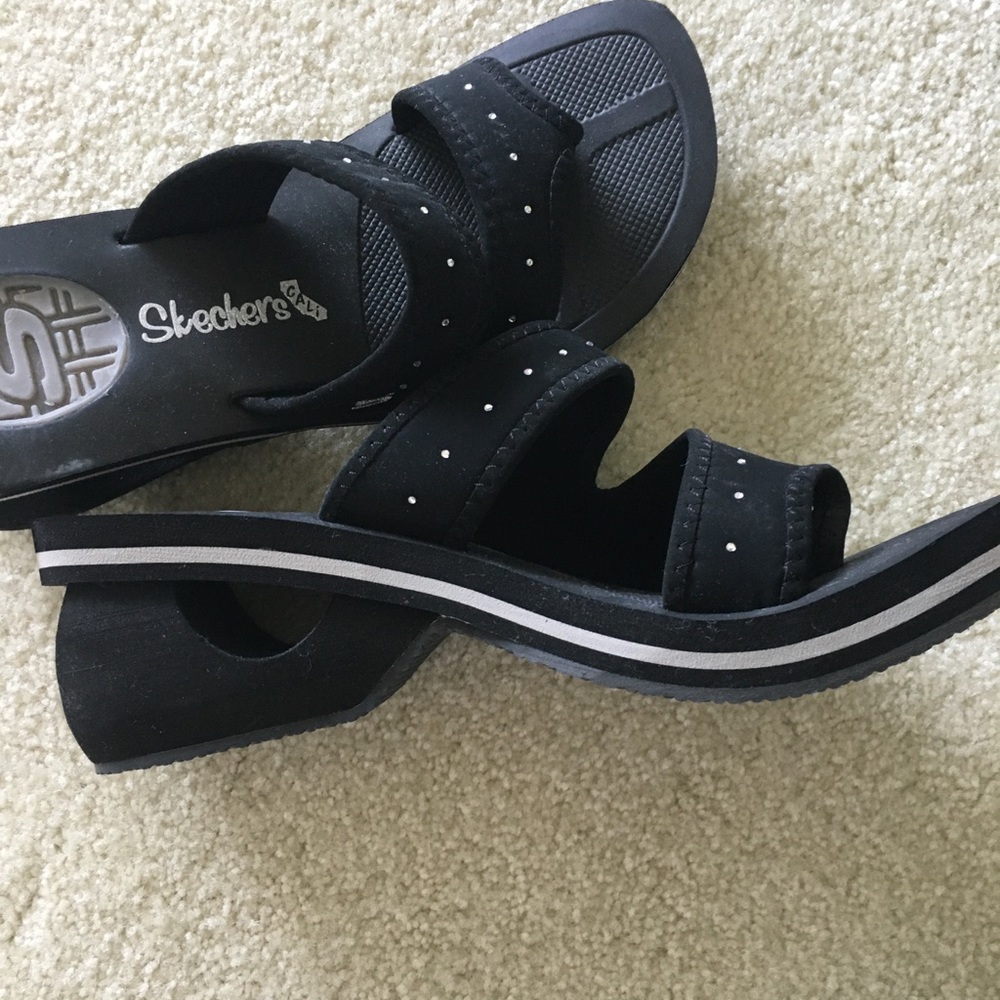 Sketchers sandals